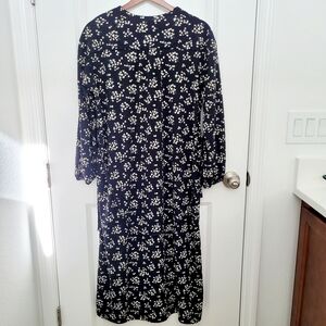 Uniqlo Long Black Floral Dress / Duster Size Small